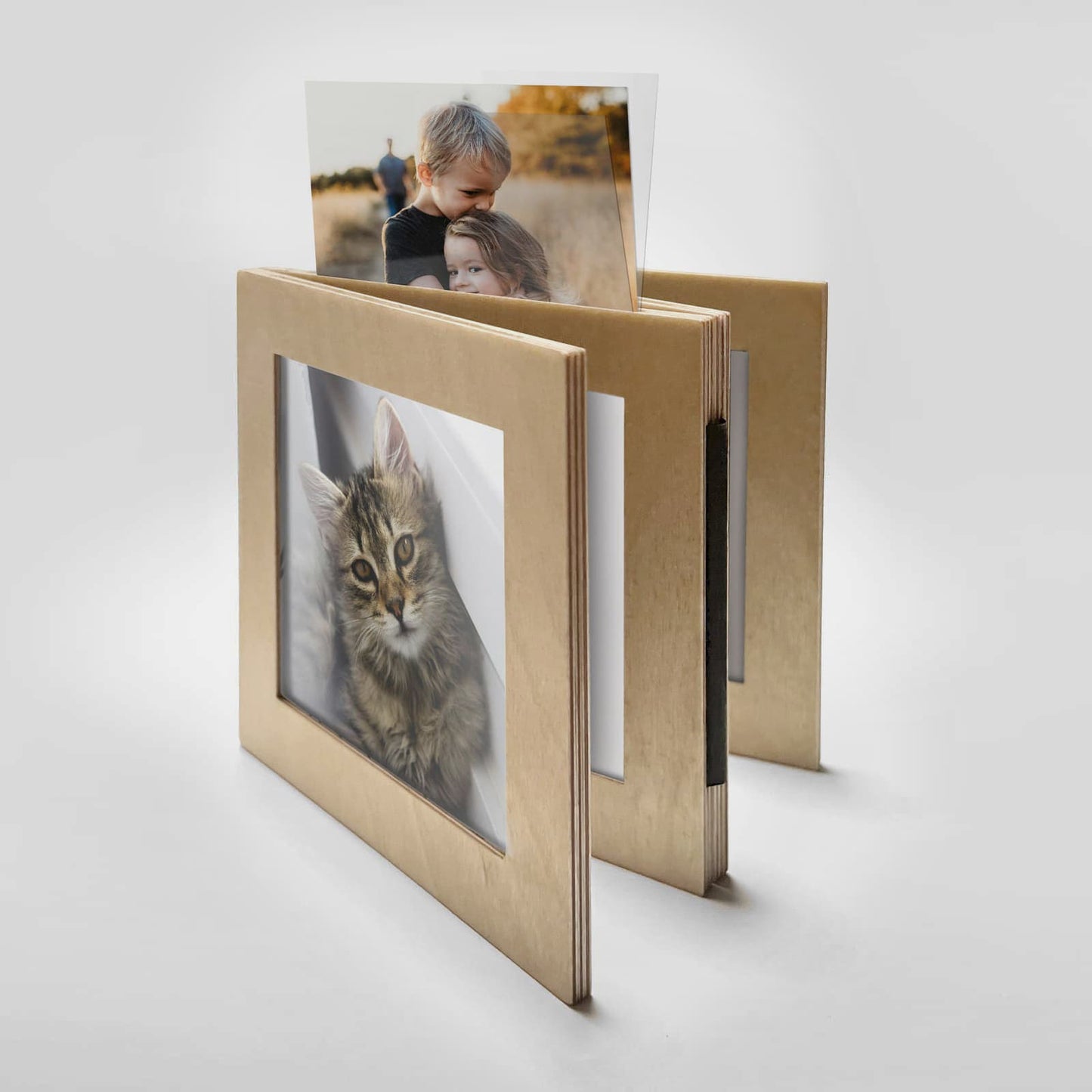 Leporellobuch mit auswechselbaren Bildern.