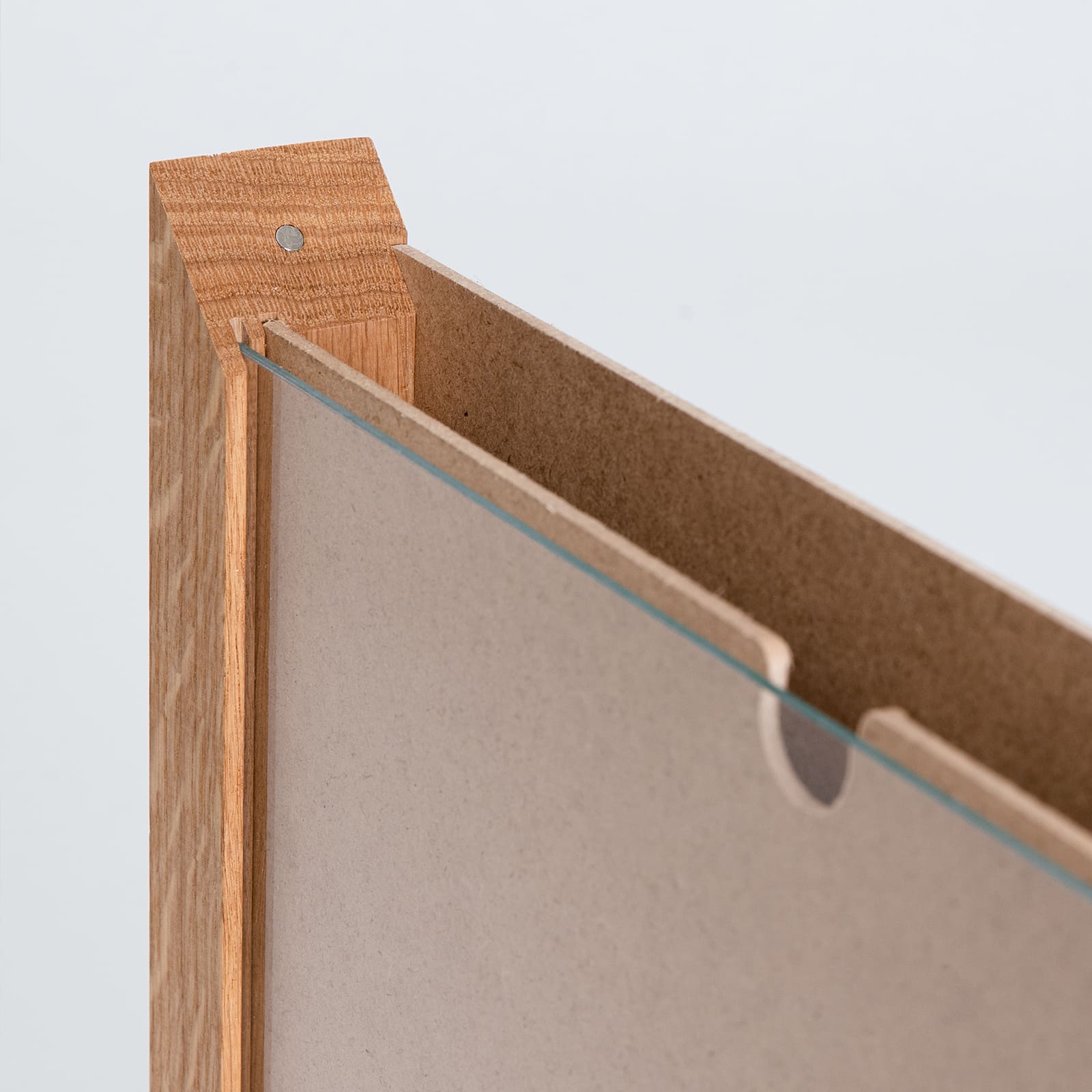 Offener Bilderrahmen mit Archivfach